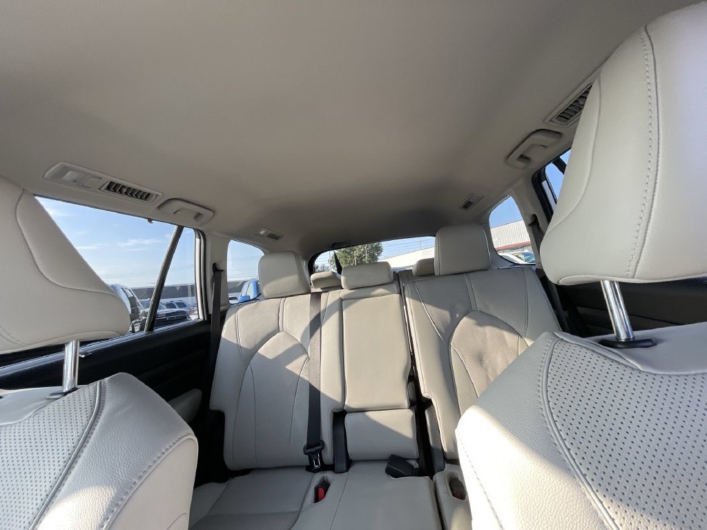 Used 2024 Toyota Grand Highlander AWD image 19