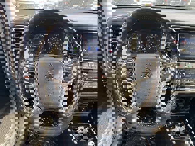 Used 2018 Mitsubishi Outlander GT image 22