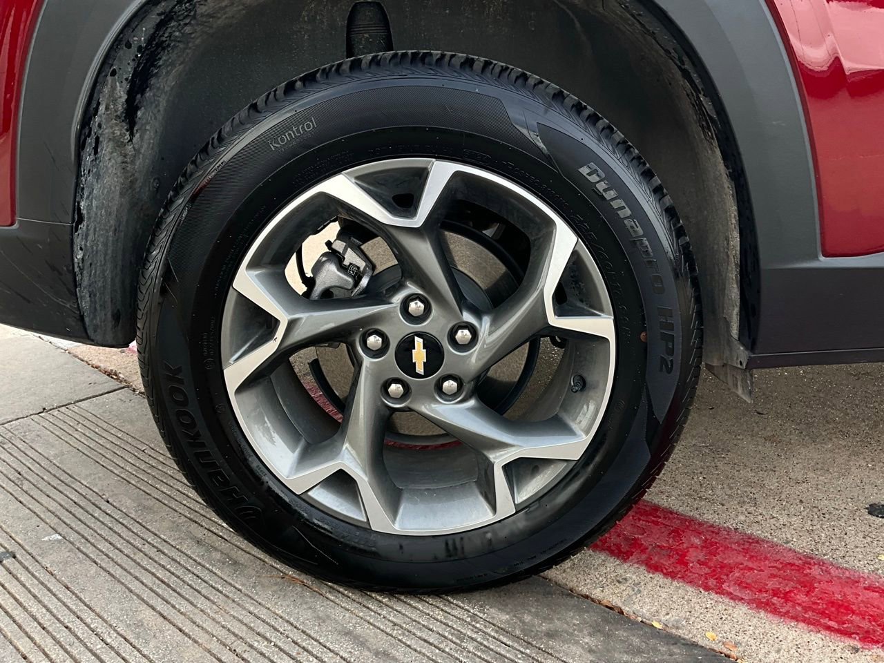 Used 2025 Chevrolet Trax LT image 9