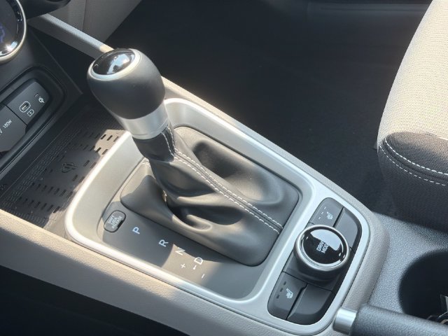 New 2026 Hyundai Venue SEL FWD image 30