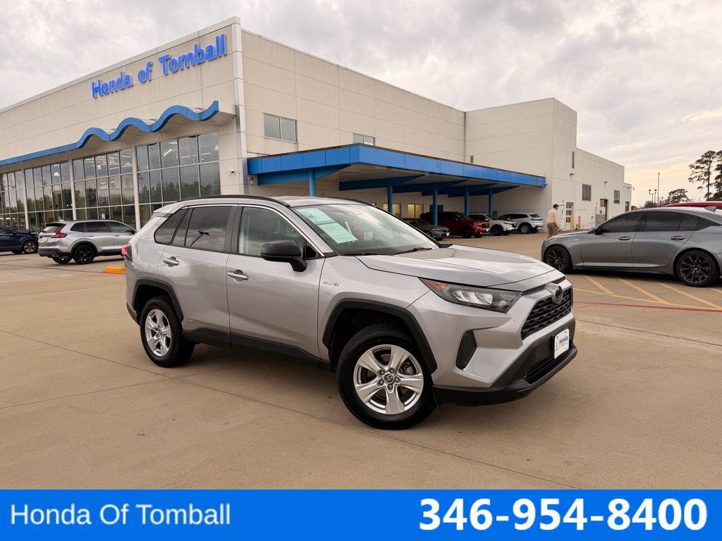 Used 2021 Toyota RAV4 LE video 1