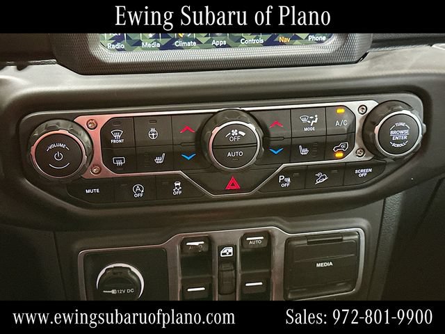 Used 2018 Jeep Wrangler Unlimited Sahara AWD/4WD image 16