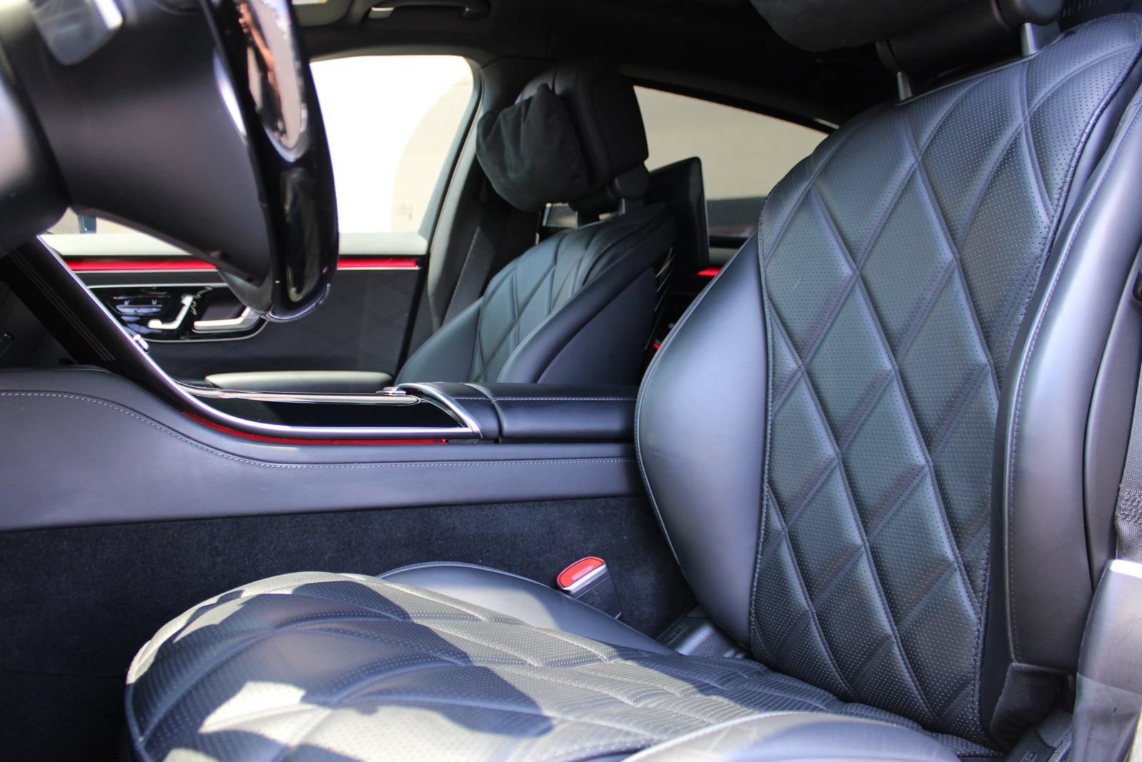 Used 2024 Mercedes-Benz Maybach S 580 4MATIC image 28