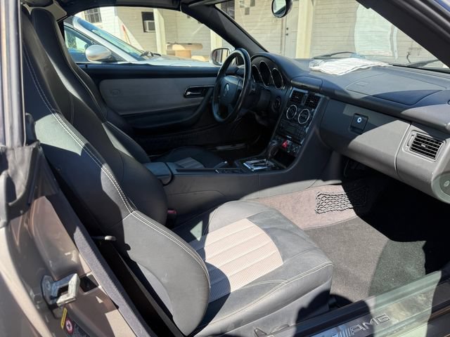 Used 2004 Mercedes-Benz SLK 32 AMG image 5