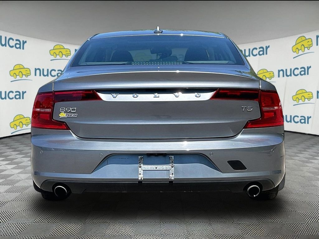 Used 2018 Volvo S90 T5 Momentum w/ Convenience Package FWD image 5
