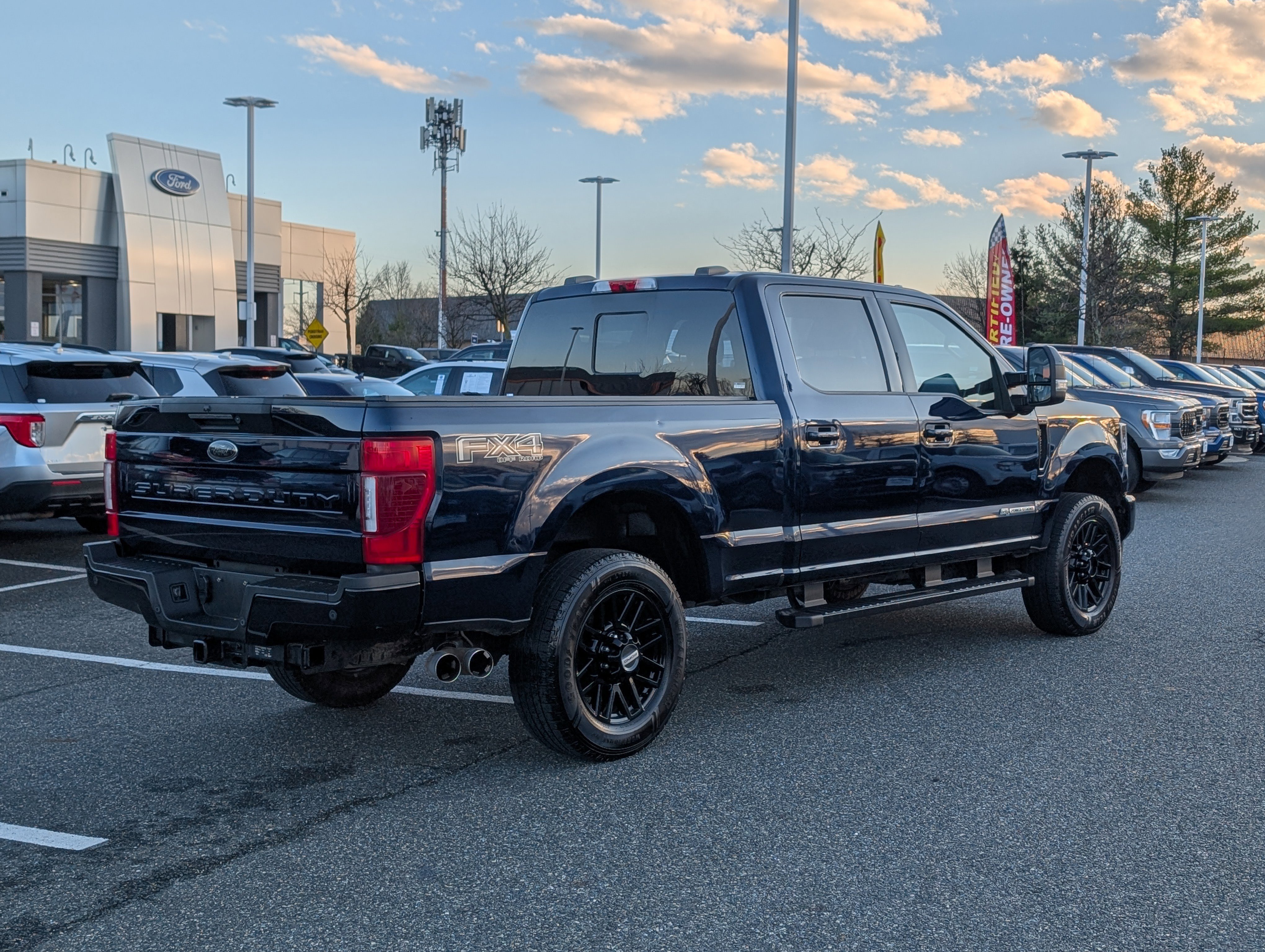 Used 2022 Ford F250 Lariat w/ Black Appearance Package image 3