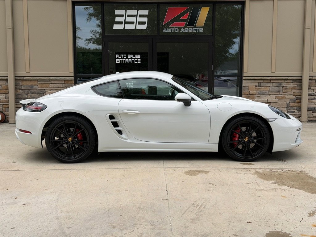 Used 2024 Porsche 718 Cayman S RWD image 2