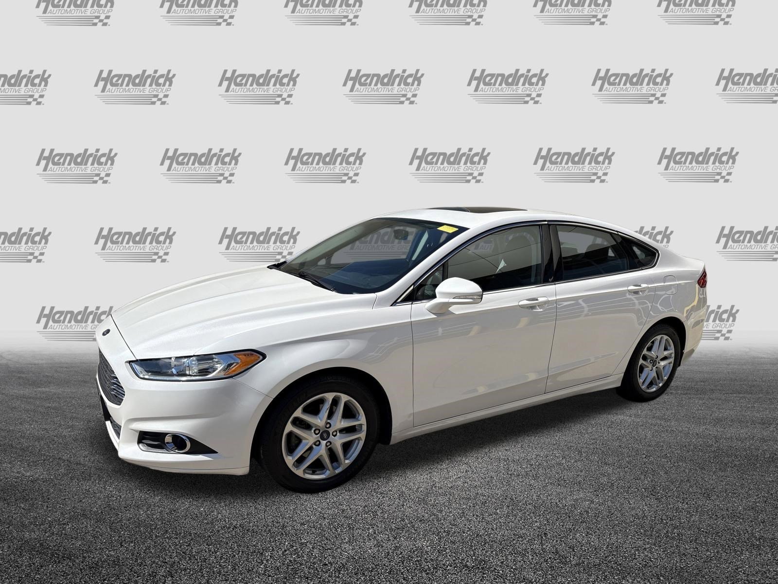Used 2016 Ford Fusion SE w/ Equipment Group 202A image 5