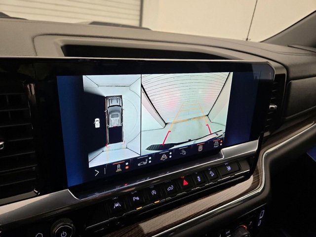 Used 2024 Chevrolet Silverado 1500 LT Trail Boss w/ Convenience Package II image 4