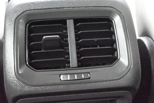 Used 2021 Volkswagen Tiguan SEL AWD/4WD image 16