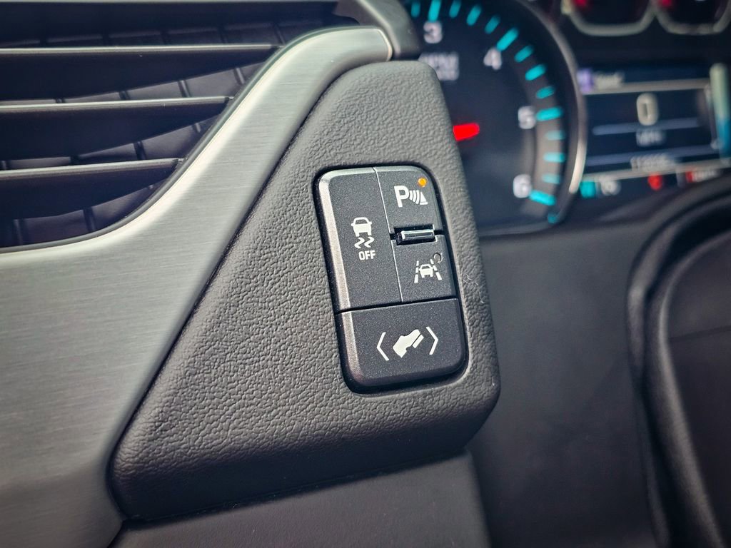 Used 2018 GMC Yukon SLT w/ Premium Edition image 16