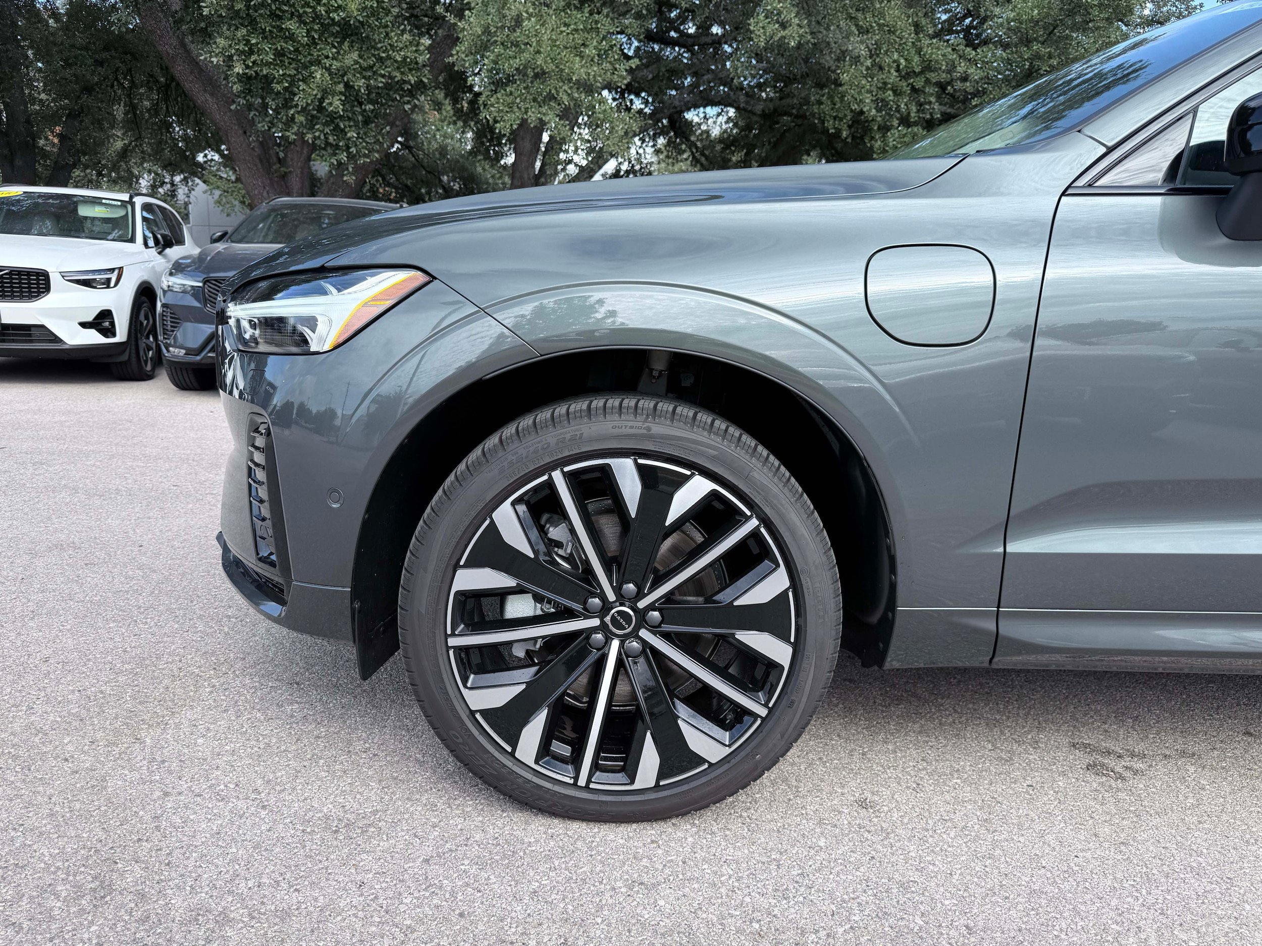 New 2026 Volvo XC60 T8 Ultra w/ Protection Package Premier AWD/4WD image 10