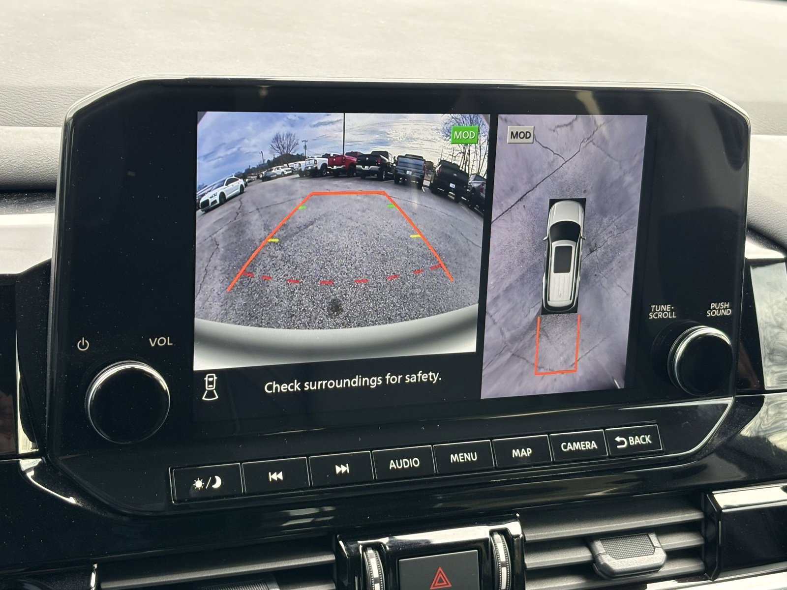 Used 2024 Nissan Pathfinder SL w/ SL Premium Package image 7