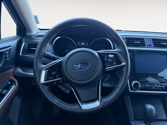 Used 2018 Subaru Outback 3.6R Touring w/ Popular Package #3 AWD/4WD image 12