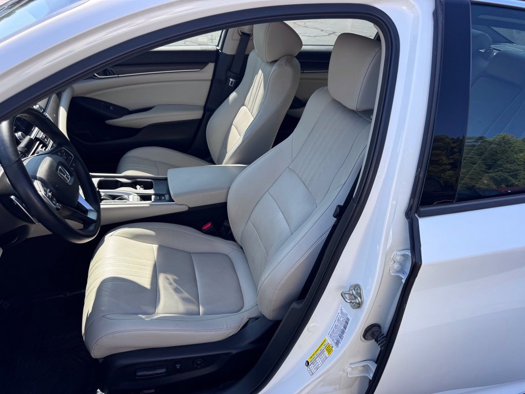 Used 2018 Honda Accord Touring image 18