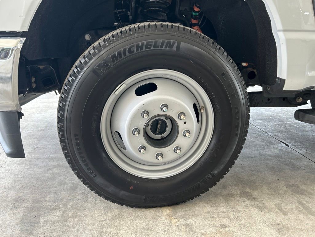 Used 2025 Ford F350 XLT w/ FX4 Off-Road Package AWD/4WD image 12