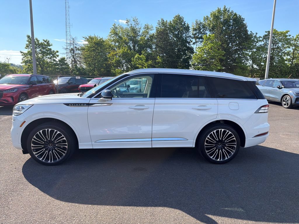 Certified 2023 Lincoln Aviator Black Label w/ Dynamic Handling Package AWD/4WD image 3