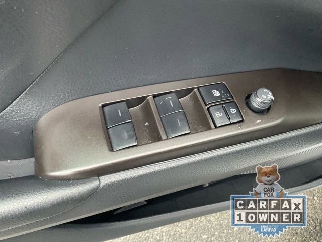 Used 2023 Toyota Camry SE image 10
