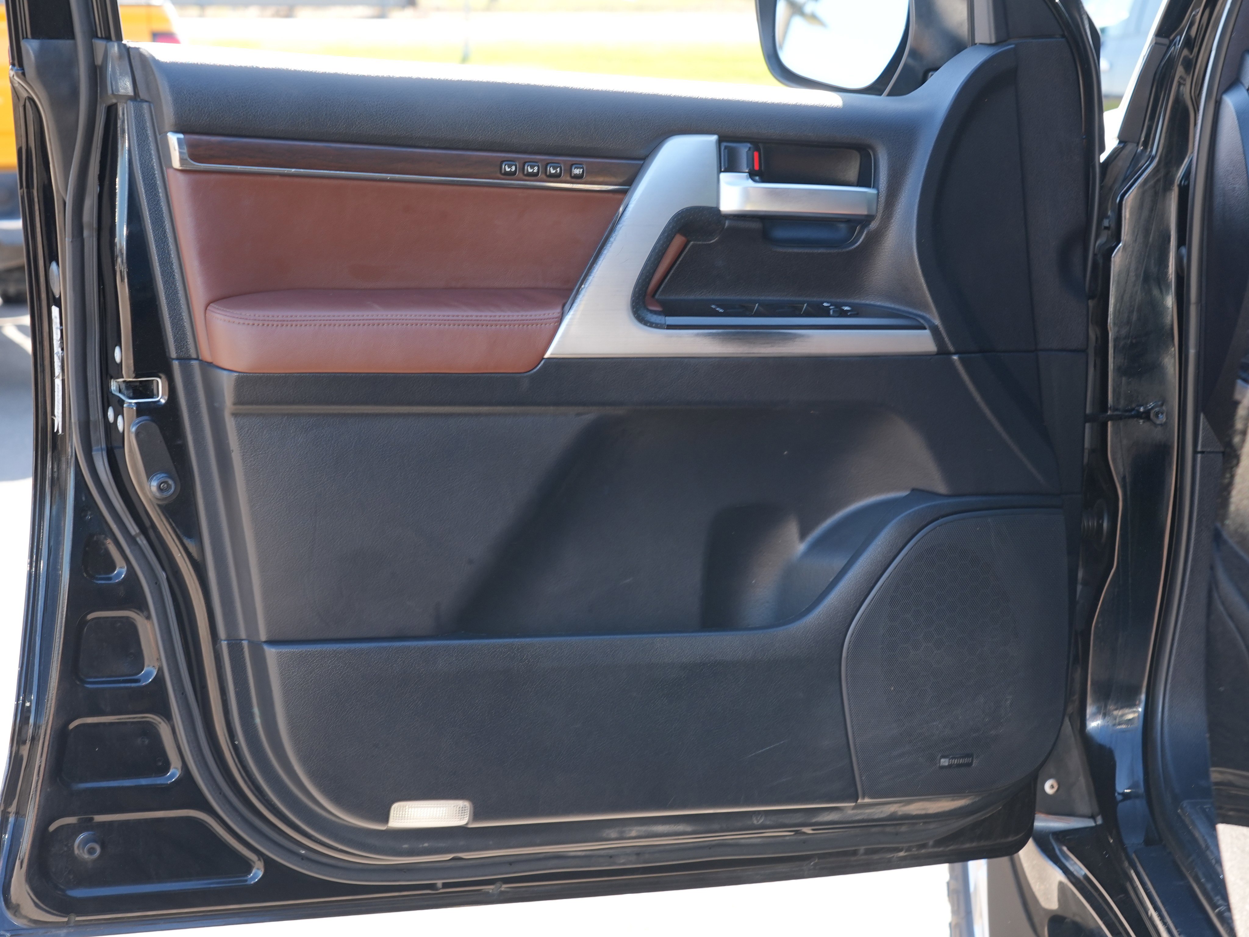 Used 2016 Toyota Land Cruiser AWD/4WD image 14