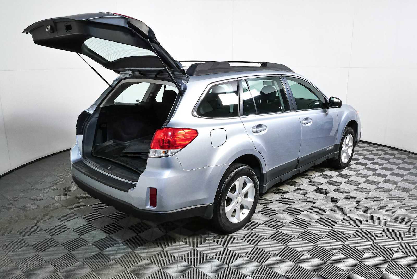 Used 2014 Subaru Outback 2.5i AWD/4WD image 22