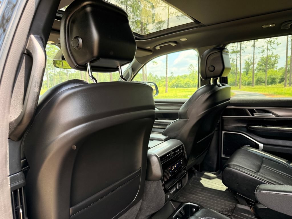 Used 2023 Jeep Wagoneer Series II AWD/4WD image 25