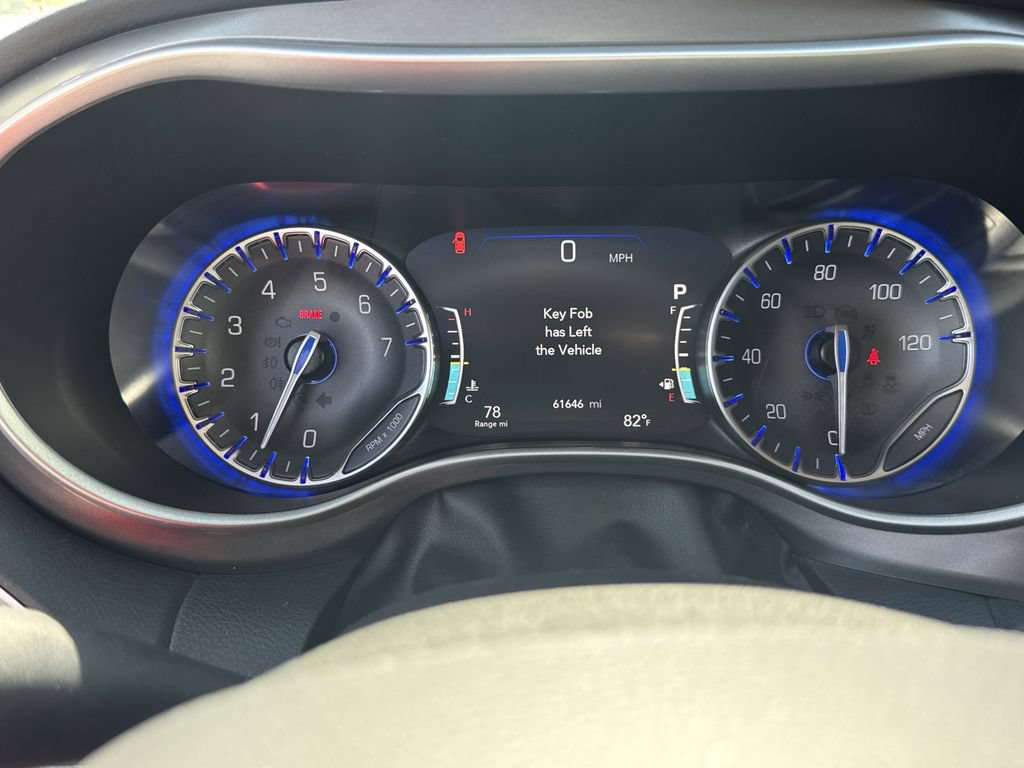 Used 2024 Chrysler Pacifica Touring-L FWD image 25
