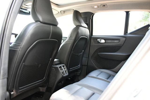 Certified 2026 Volvo XC40 B5 Plus AWD/4WD image 17