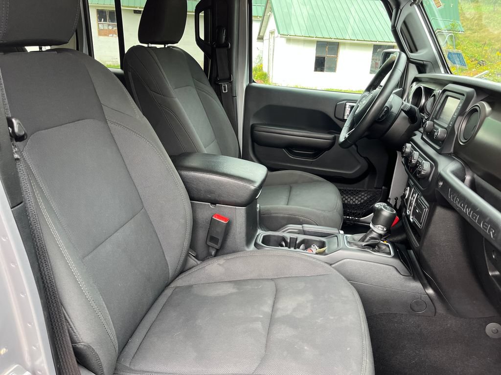 Used 2018 Jeep Wrangler Unlimited Sport S AWD/4WD image 26