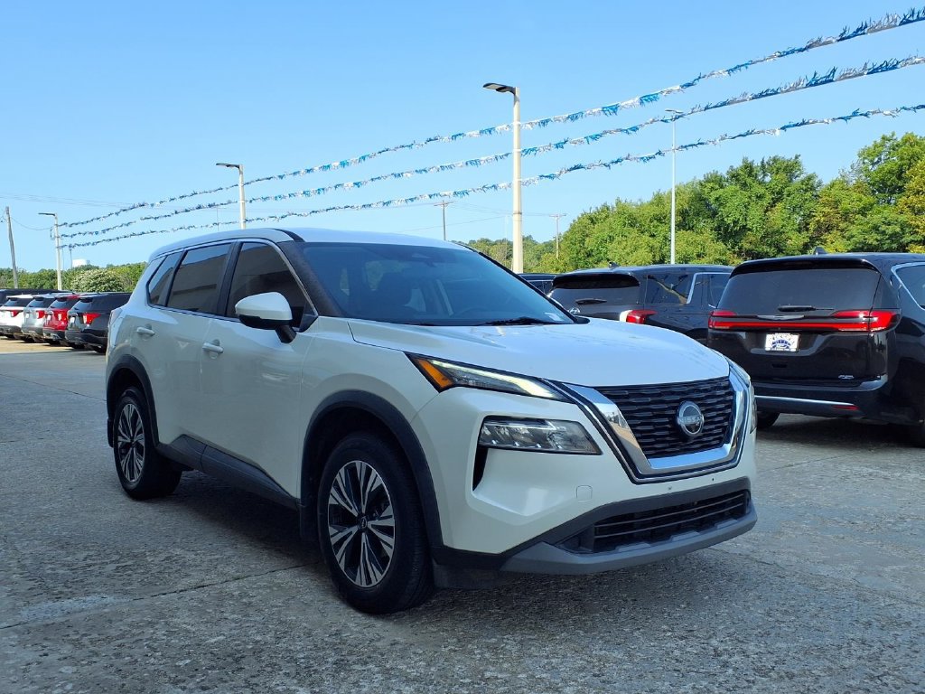 Used 2022 Nissan Rogue SV FWD image 1