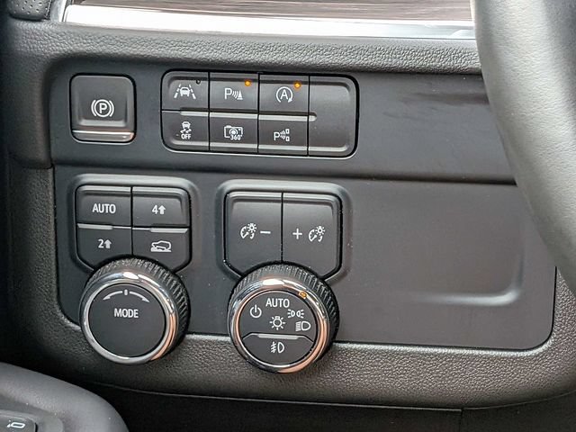 Used 2025 Chevrolet Tahoe Premier AWD/4WD image 28