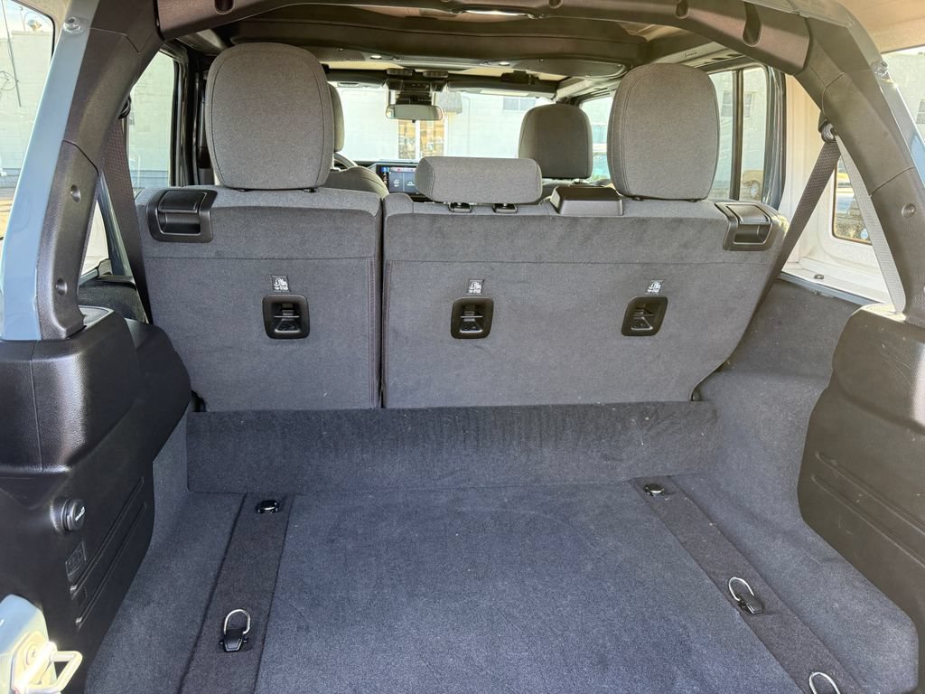 Used 2024 Jeep Wrangler Unlimited w/ Convenience Group AWD/4WD image 20