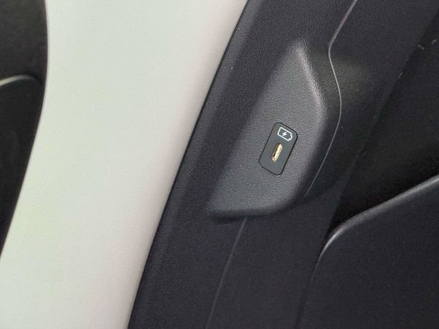 Used 2024 Kia Niro EX FWD image 16