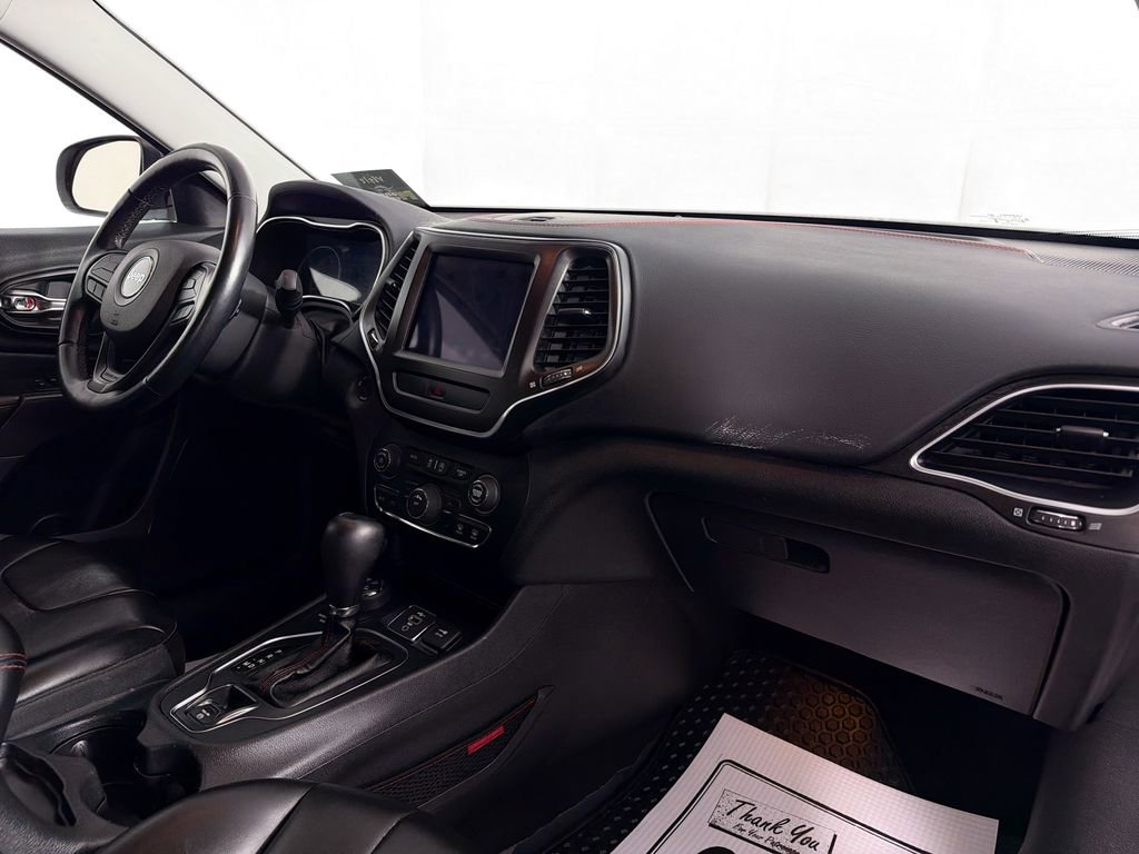 Used 2020 Jeep Cherokee Trailhawk w/ Cold Weather Group AWD/4WD image 28
