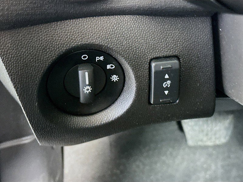 Used 2018 Ford Fiesta SE FWD image 10
