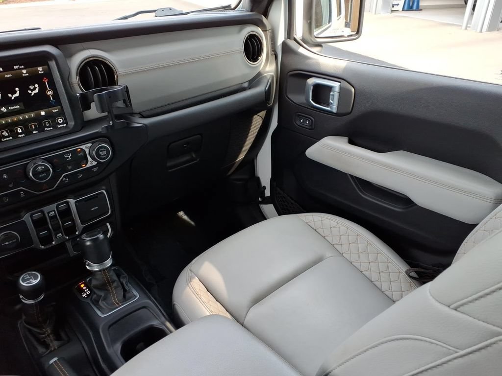 Used 2021 Jeep Wrangler Unlimited Sahara AWD/4WD image 21
