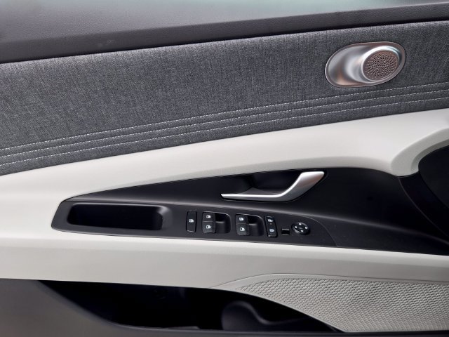 New 2026 Hyundai Elantra SEL Sport FWD image 14
