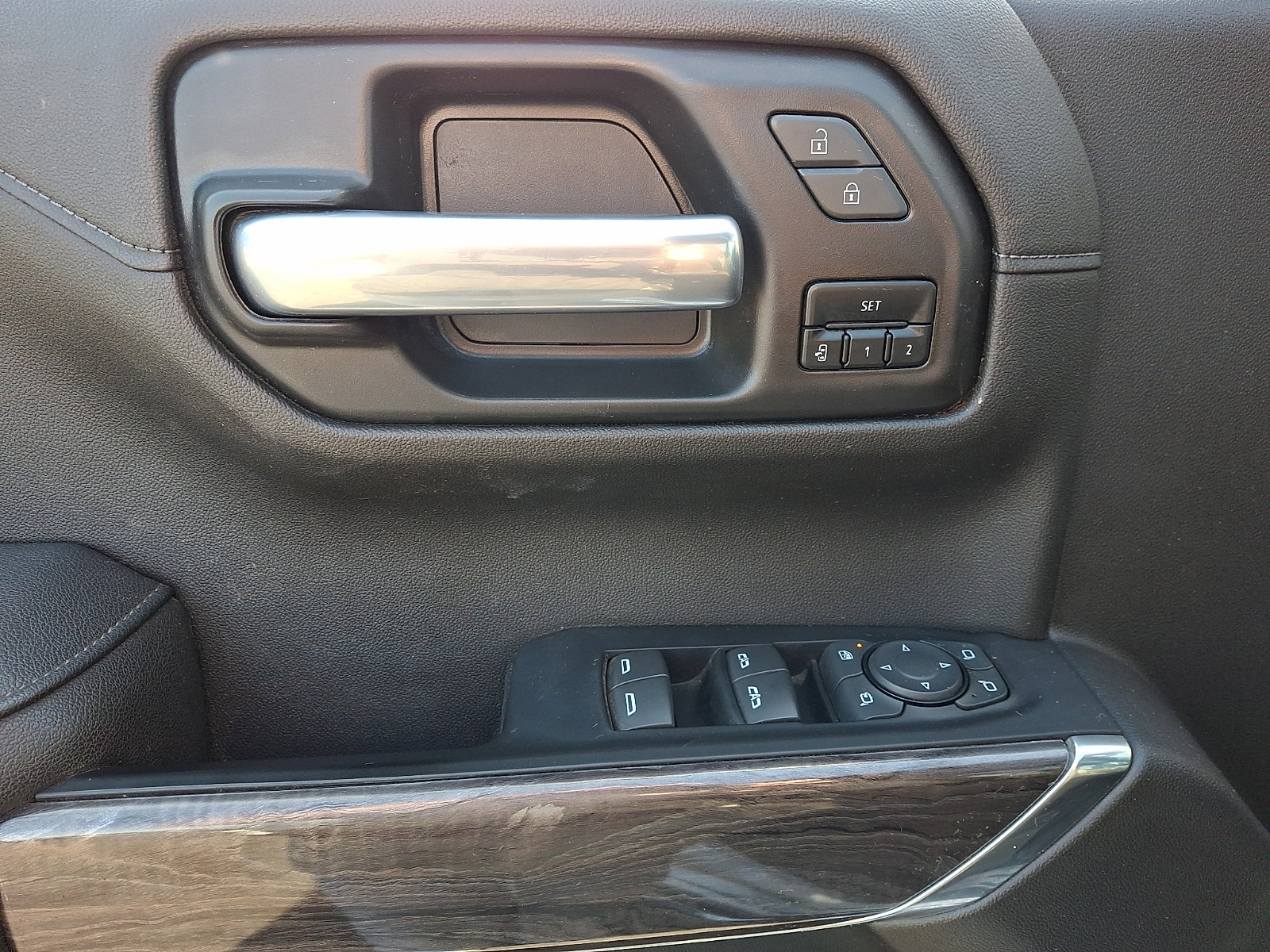 Certified 2022 Chevrolet Silverado 1500 LTZ w/ LTZ Premium Package image 12