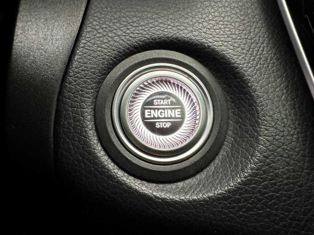 Used 2021 Mercedes-Benz GLC 300 image 21