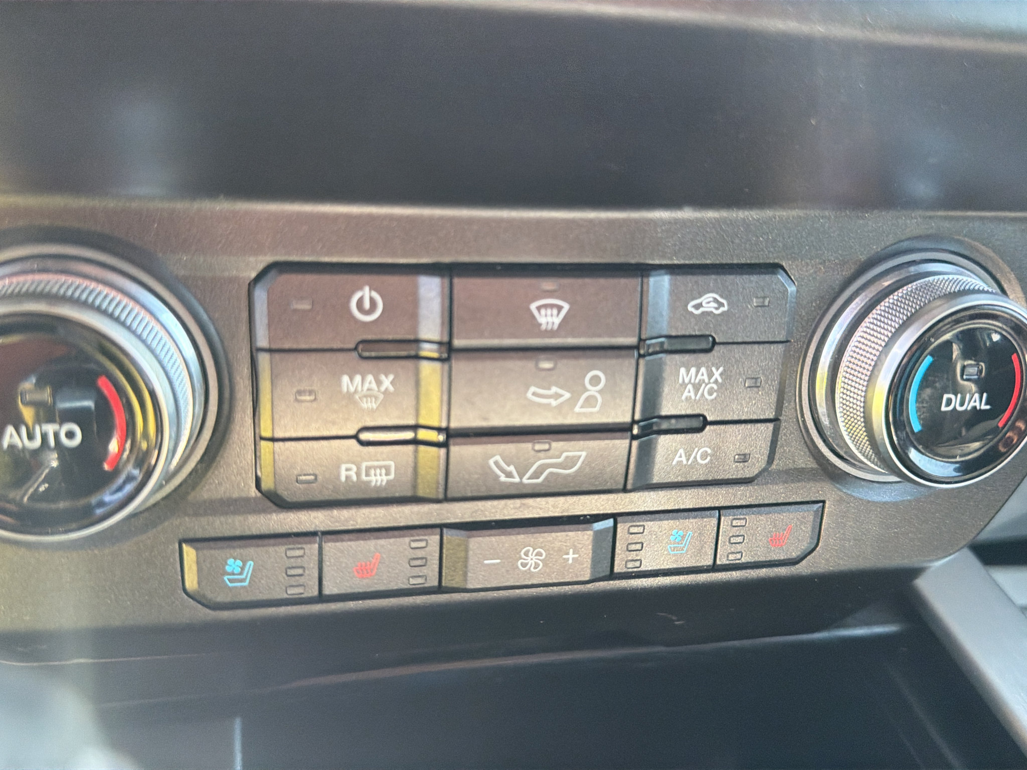 Used 2019 Ford F150 Platinum w/ Equipment Group 701A Luxury RWD image 18