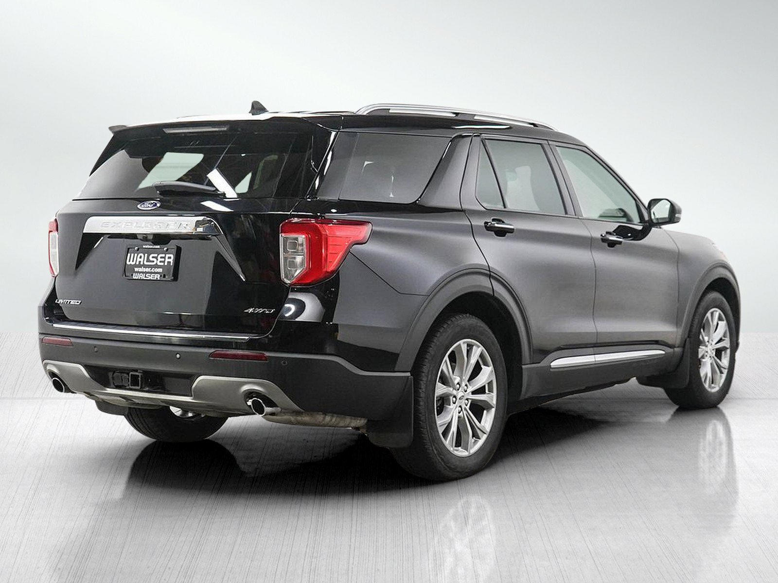 Used 2022 Ford Explorer Limited w/ Class IV Trailer Tow Package AWD/4WD image 5