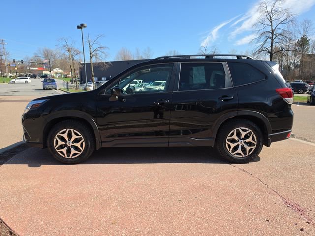 Used 2023 Subaru Forester Premium AWD/4WD image 2