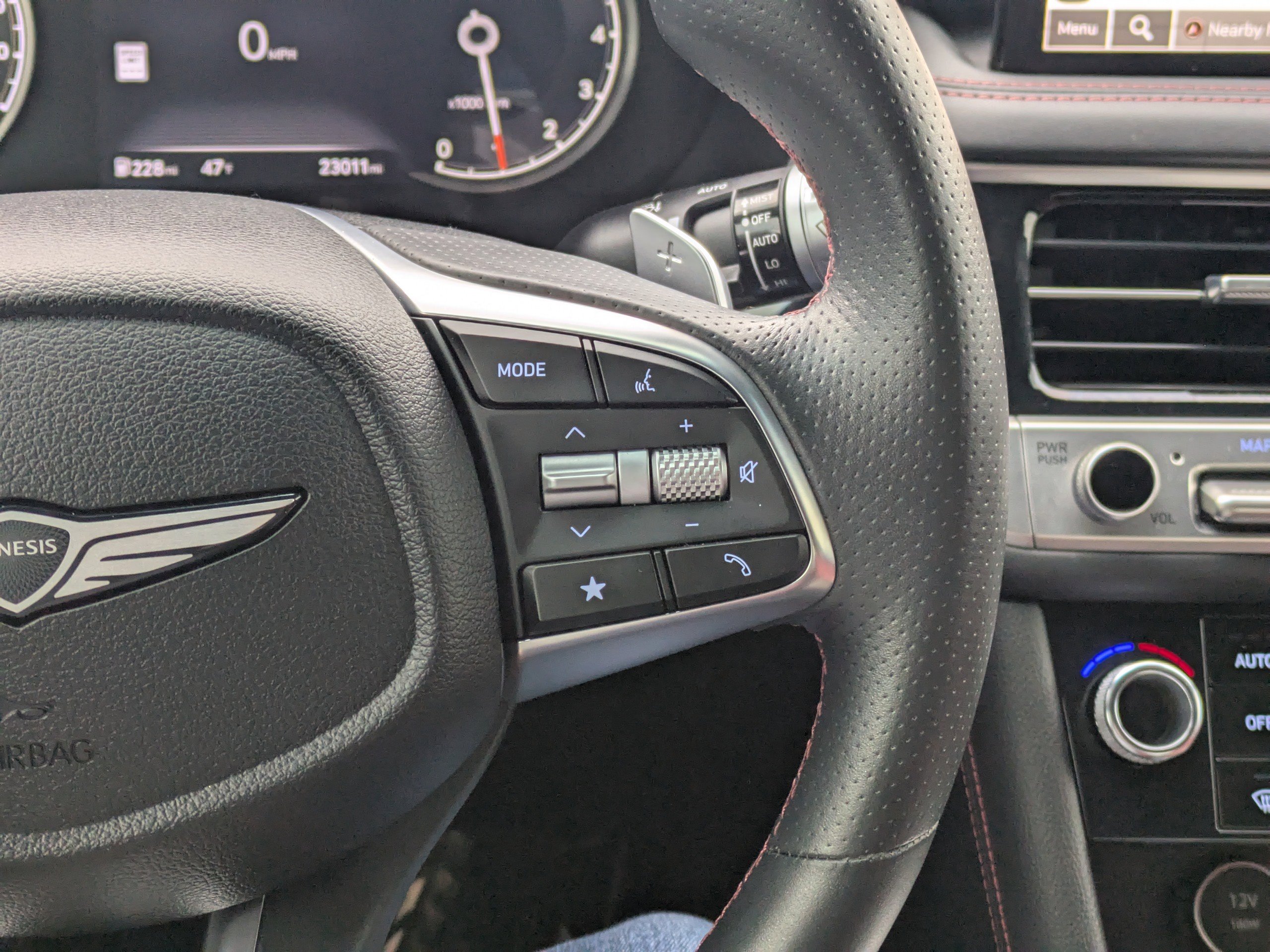 Used 2024 Genesis G70 3.3T Advanced image 17