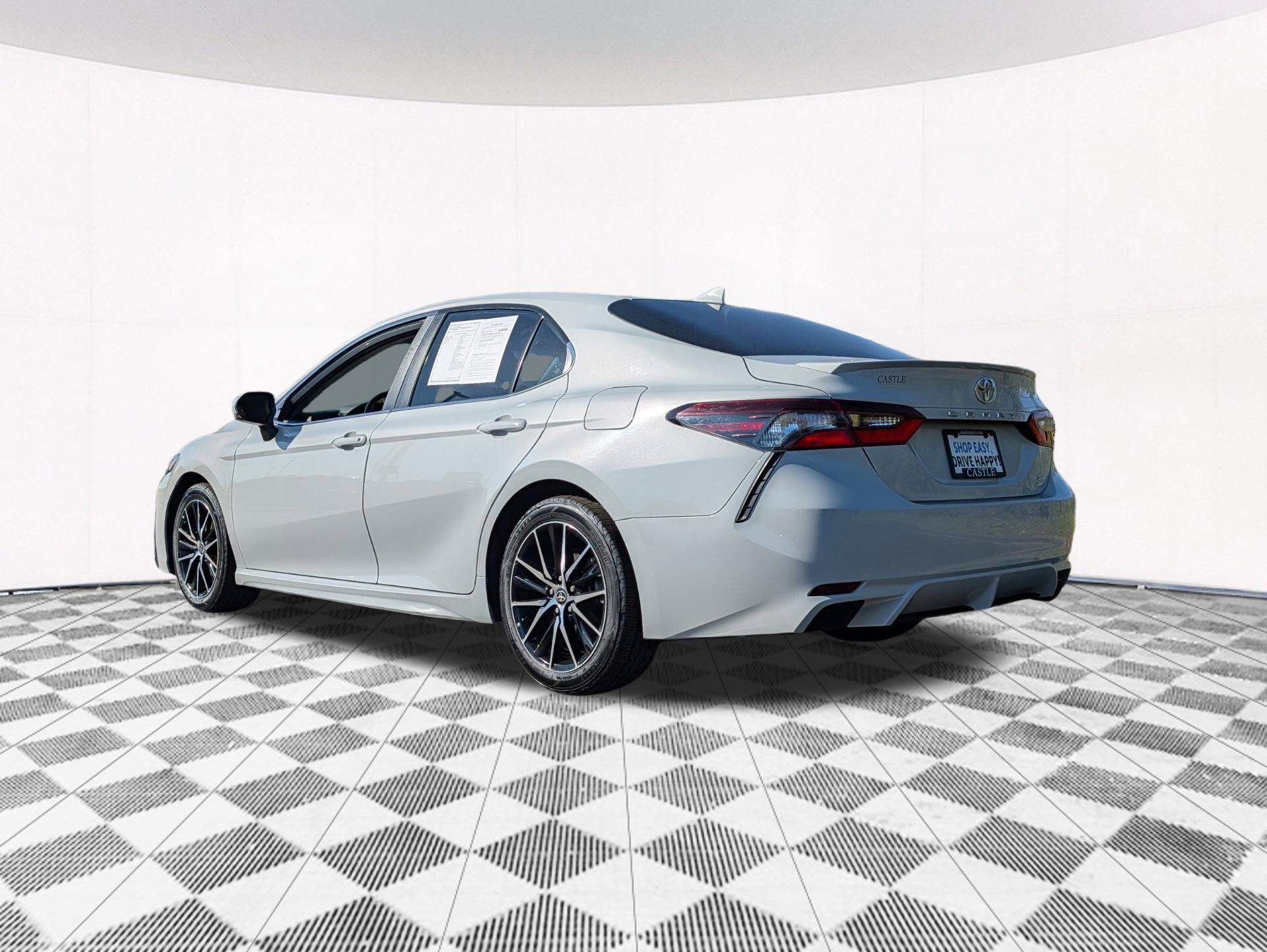 Used 2023 Toyota Camry SE AWD/4WD image 11