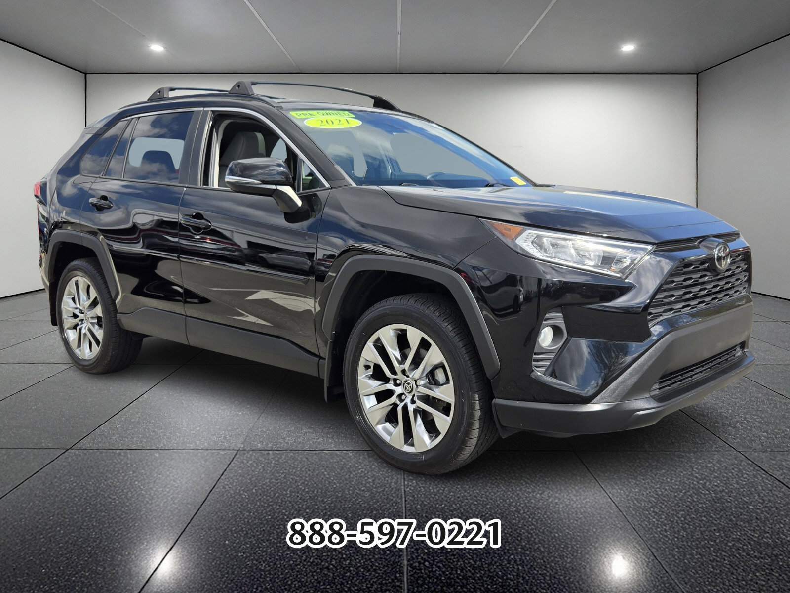 Used 2021 Toyota RAV4 XLE Premium image 7