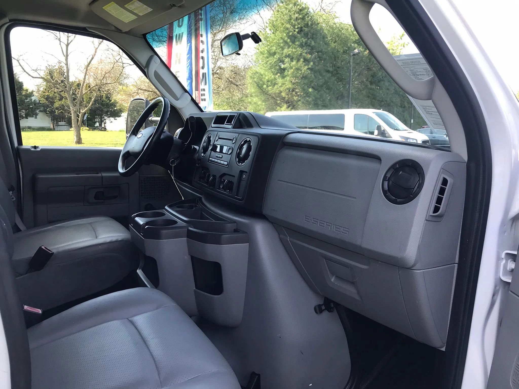 Used 2014 Ford E-350 and Econoline 350 Super Duty RWD image 35