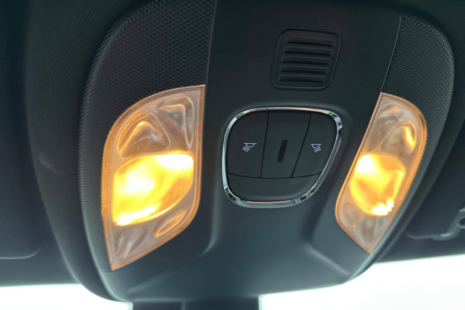 Used 2024 Jeep Compass Latitude image 23