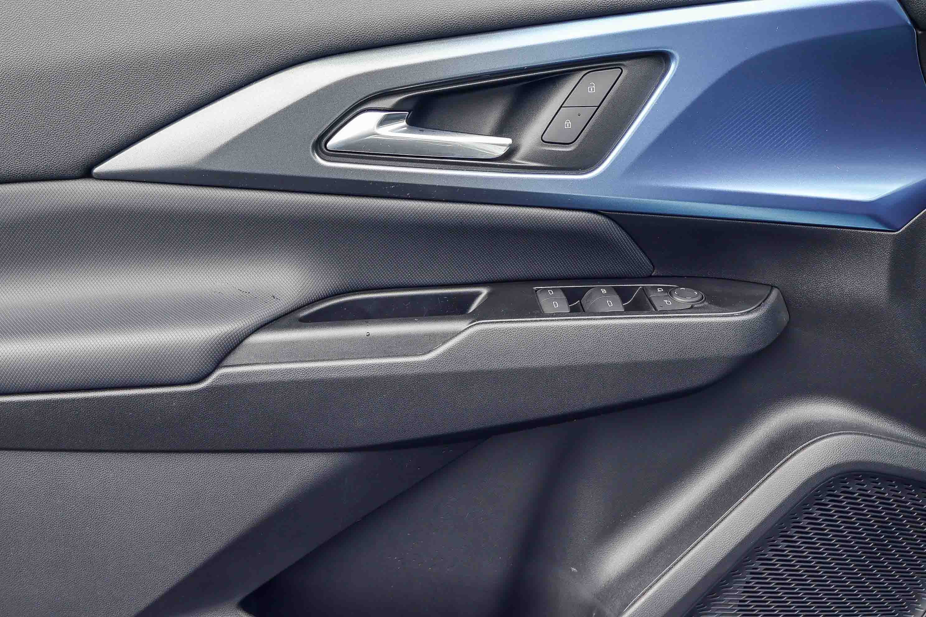 Used 2024 Chevrolet Equinox EV LT w/ LPO, Active Package image 12