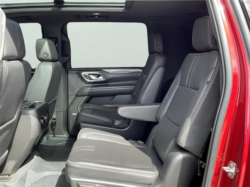 Used 2022 Chevrolet Suburban RST w/ Luxury Package image 34