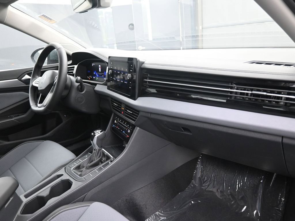 Used 2025 Volkswagen Jetta SE image 49