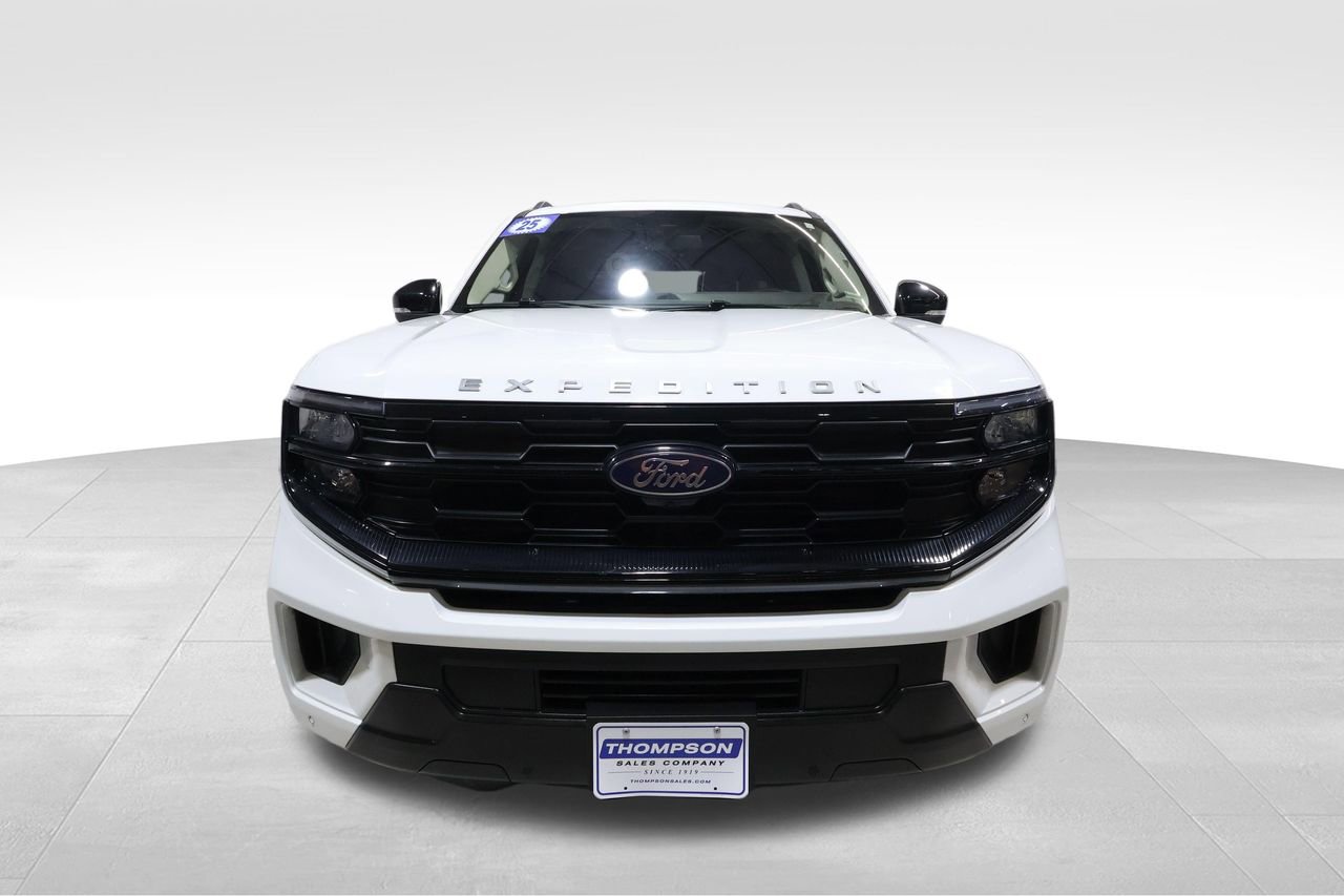 Used 2025 Ford Expedition Active AWD/4WD image 7